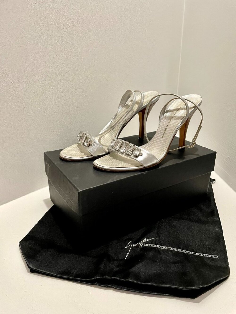 GIUSEPPE ZANOTTI CRYSTAL SILVER LEATHER SANDALS HEELS